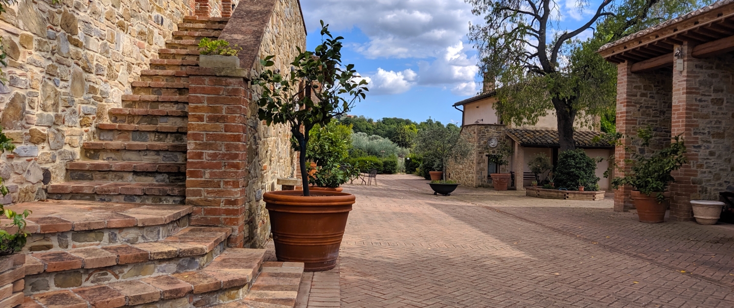 lake trasimeno apartments in farmhouse